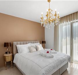 4 bedroom villa with indoor and outdoor pools in Galižana, Istria, sleeps up to 8